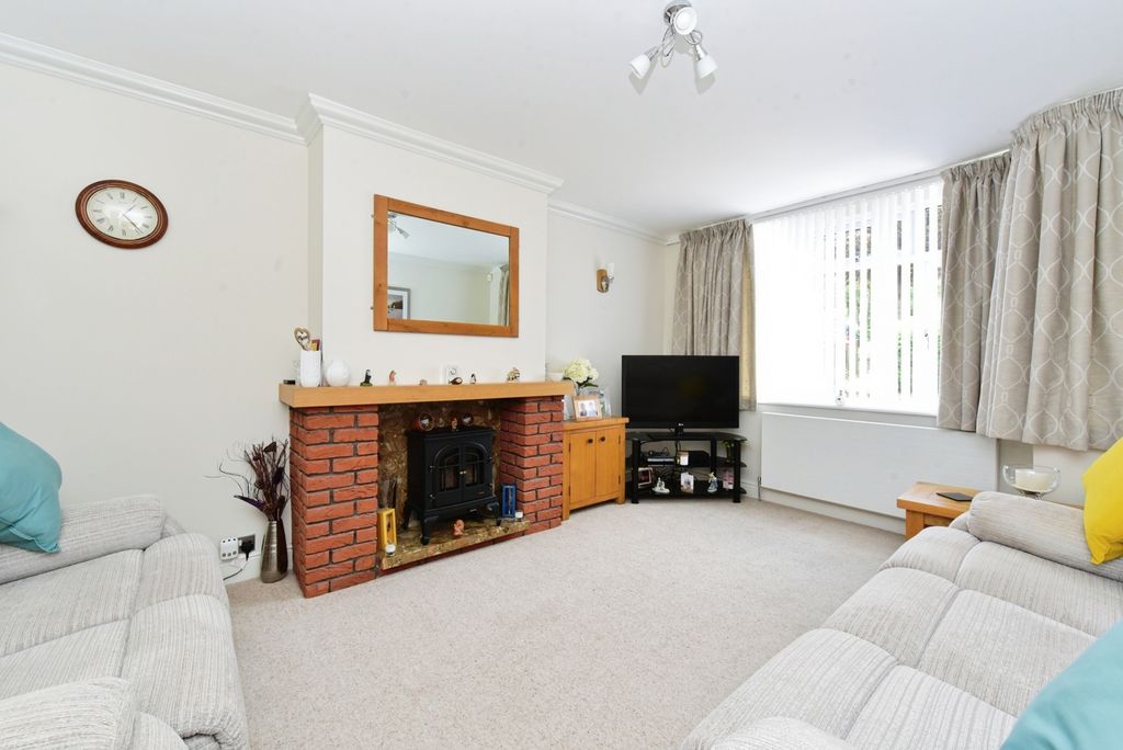 Property photo 2 of 17 Photo