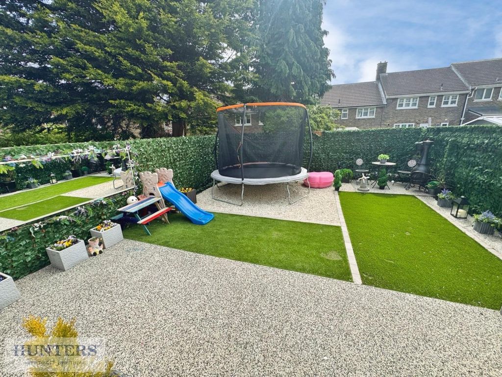 Property photo 3 of 16 Outside Space
