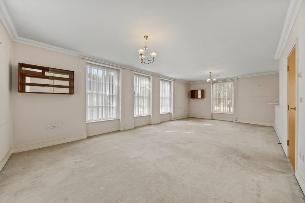 Property photo 2 of 9 Living Room