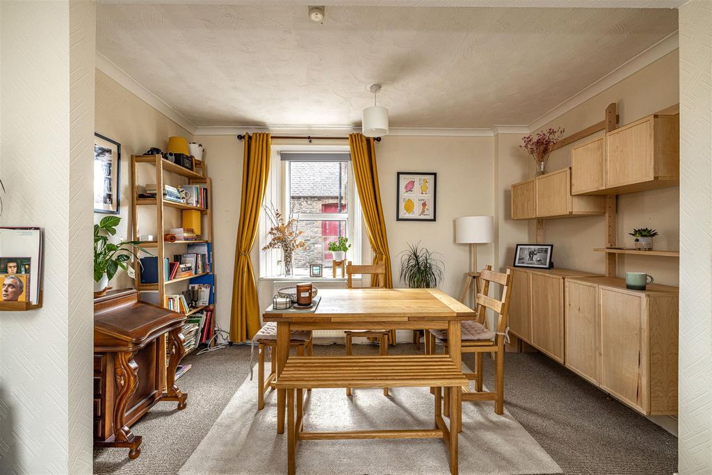 Property photo 3 of 20 14 Market Place Lauder 16.Jpg