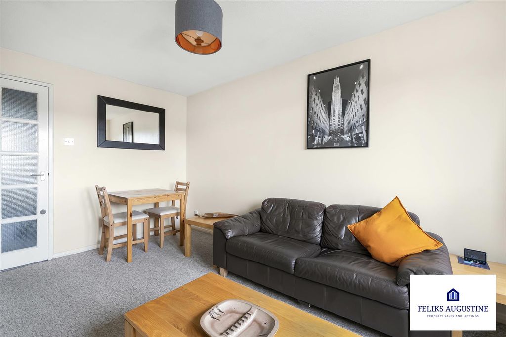 Property photo 3 of 11 Living Room 6.Jpg