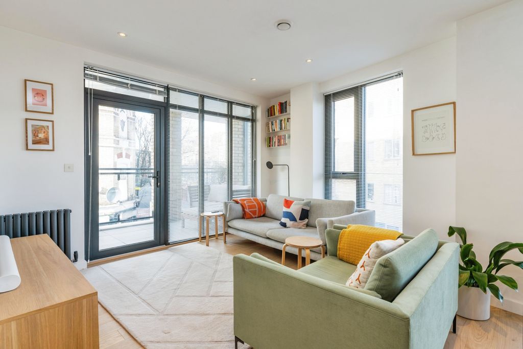 Property photo 2 of 15 Open Plan Living