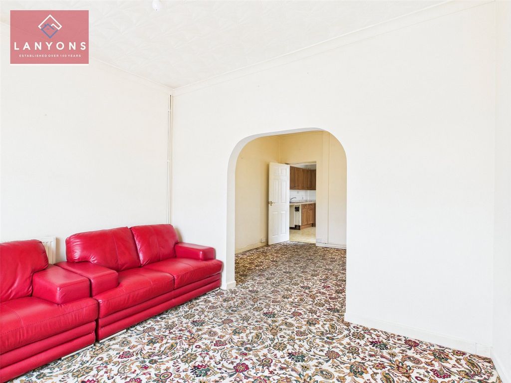 Property photo 2 of 12 Picture No. 08