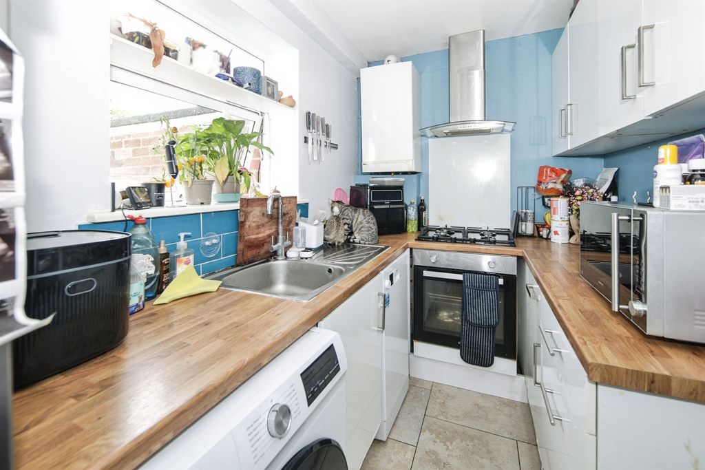 Property photo 3 of 8