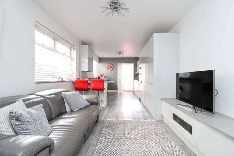 Property photo 2 of 9