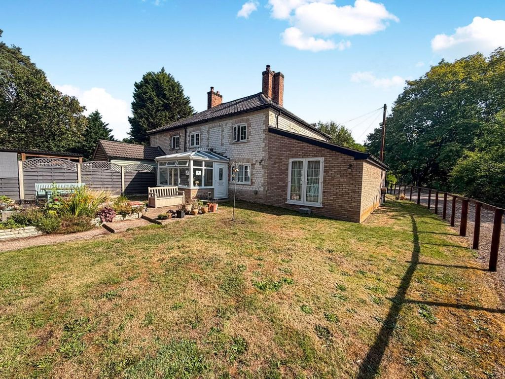 Property photo 2 of 32 Tlc_A08B2952-92Be-4978-960d-91A80499B6d1_34A60Ab.J