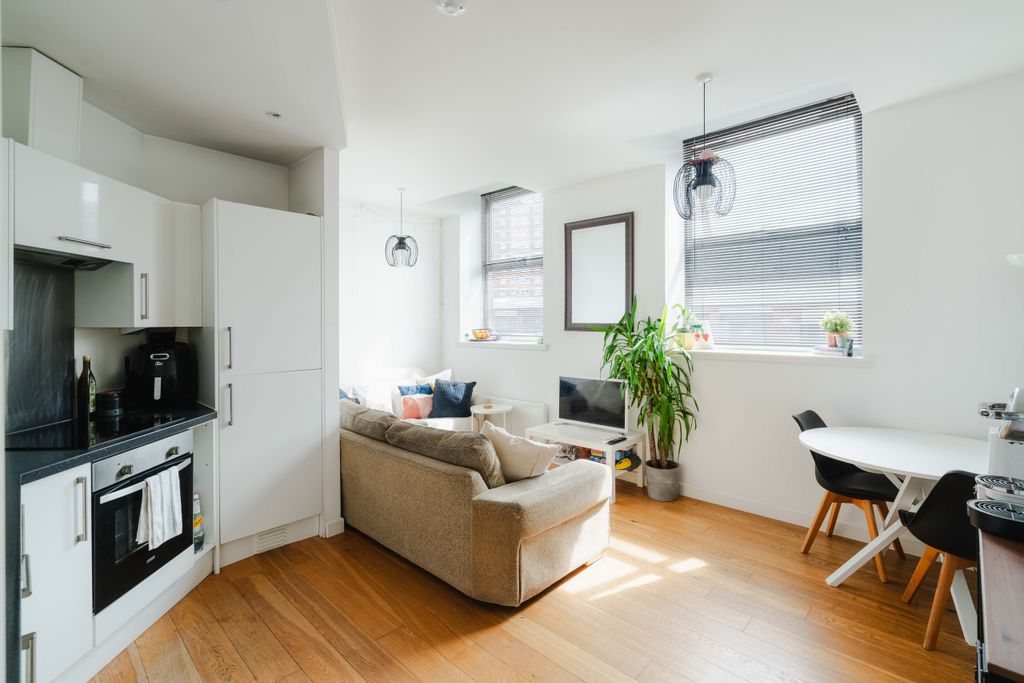 Property photo 3 of 11 5