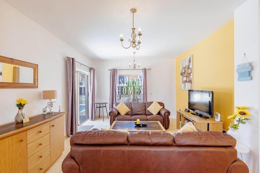 Property photo 2 of 40