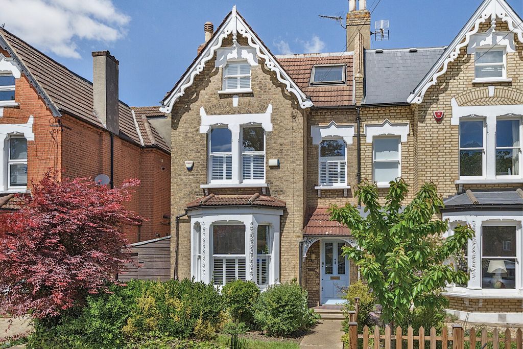 Property photo 1 of 12 1-6A0435040Aee5-1...