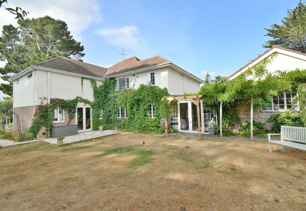 Property photo 2 of 29