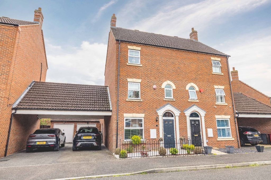 Property photo 1 of 27