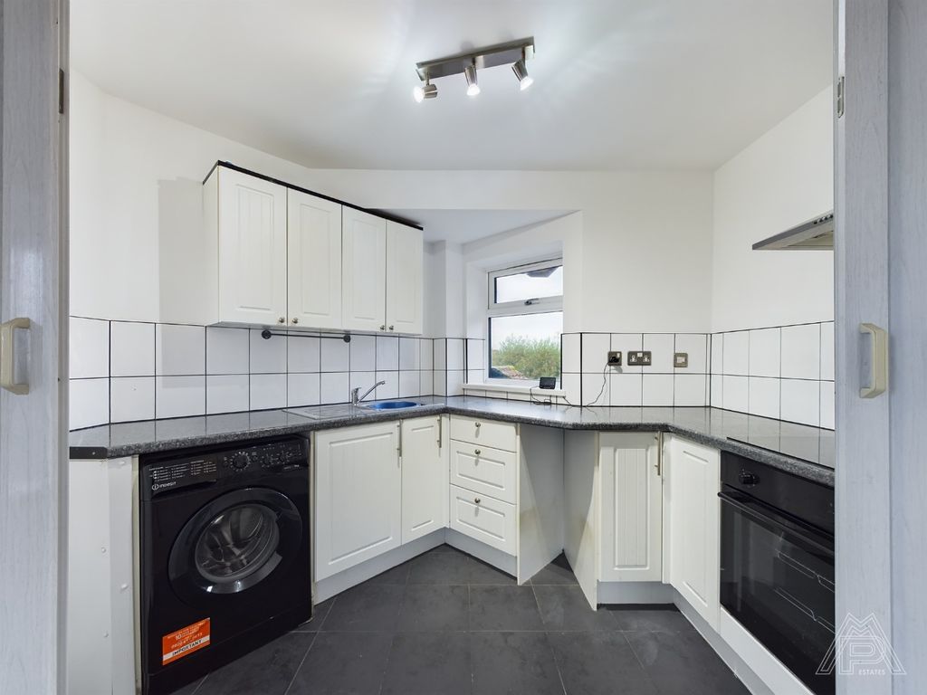Property photo 3 of 8 3720153