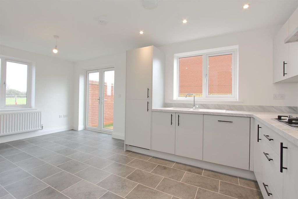 Property photo 2 of 21 8 Bodenham Lane (13).Jpg