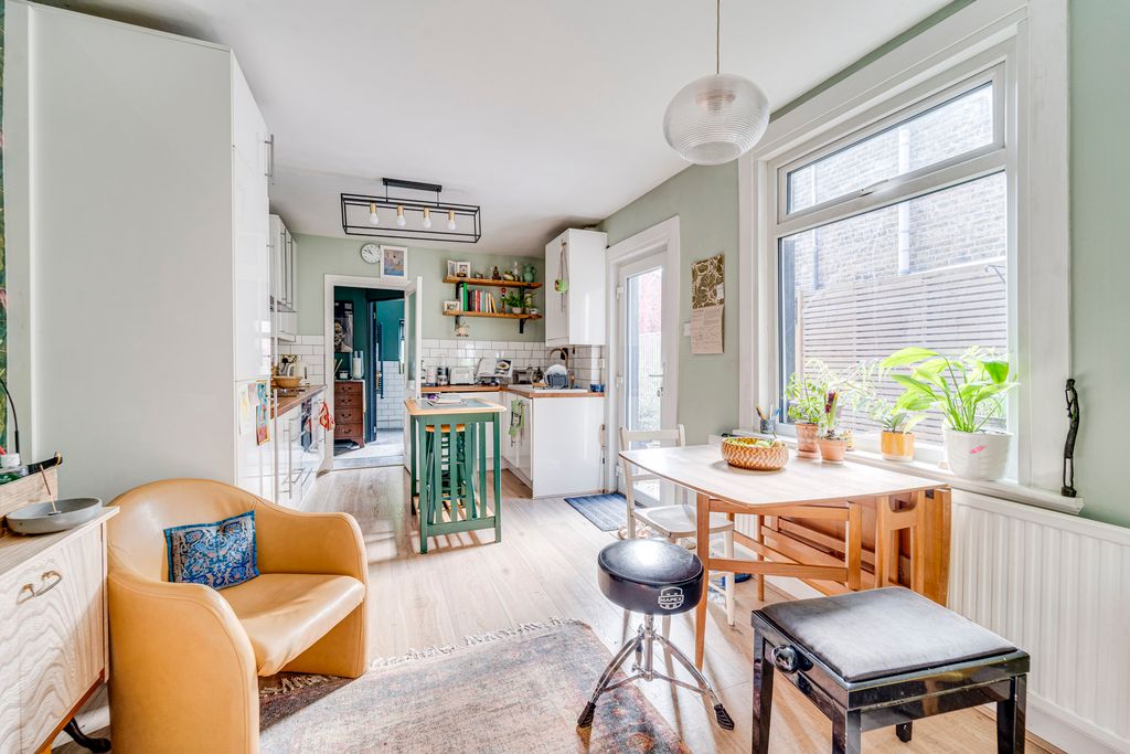 Property photo 2 of 20 Ndb08489_Enfused