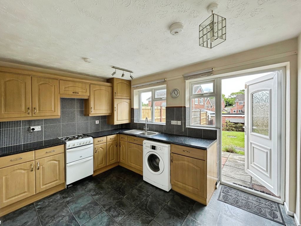 Property photo 2 of 16 Kitchen/Dining Room