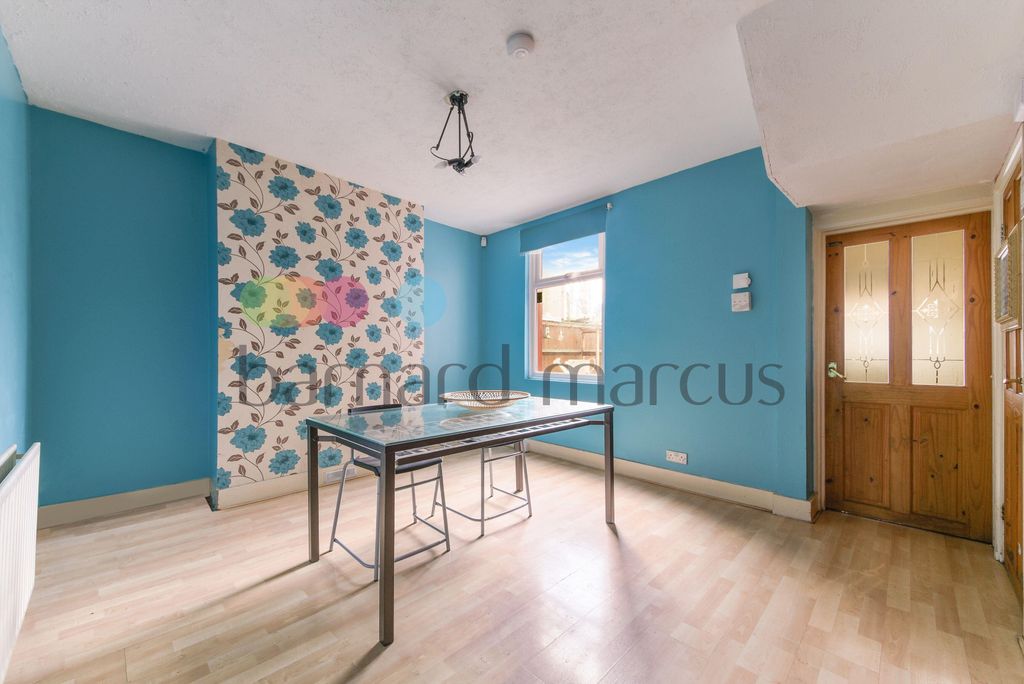 Property photo 2 of 8 View