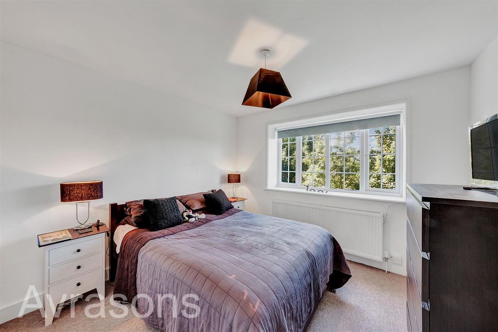 Property photo 1 of 10 Bedroom