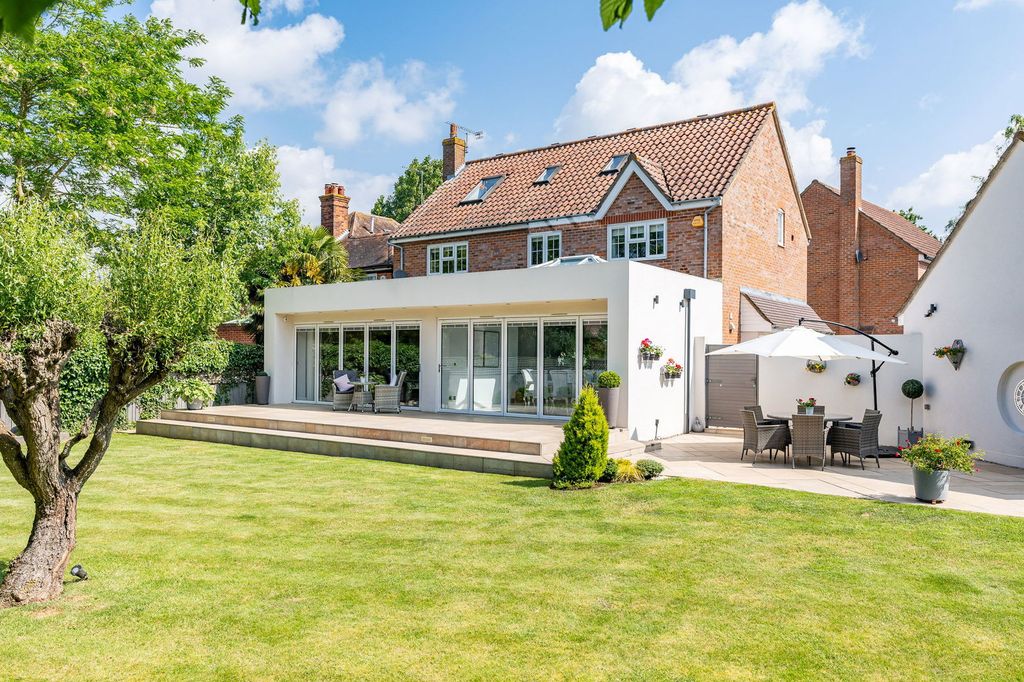 Property photo 1 of 52