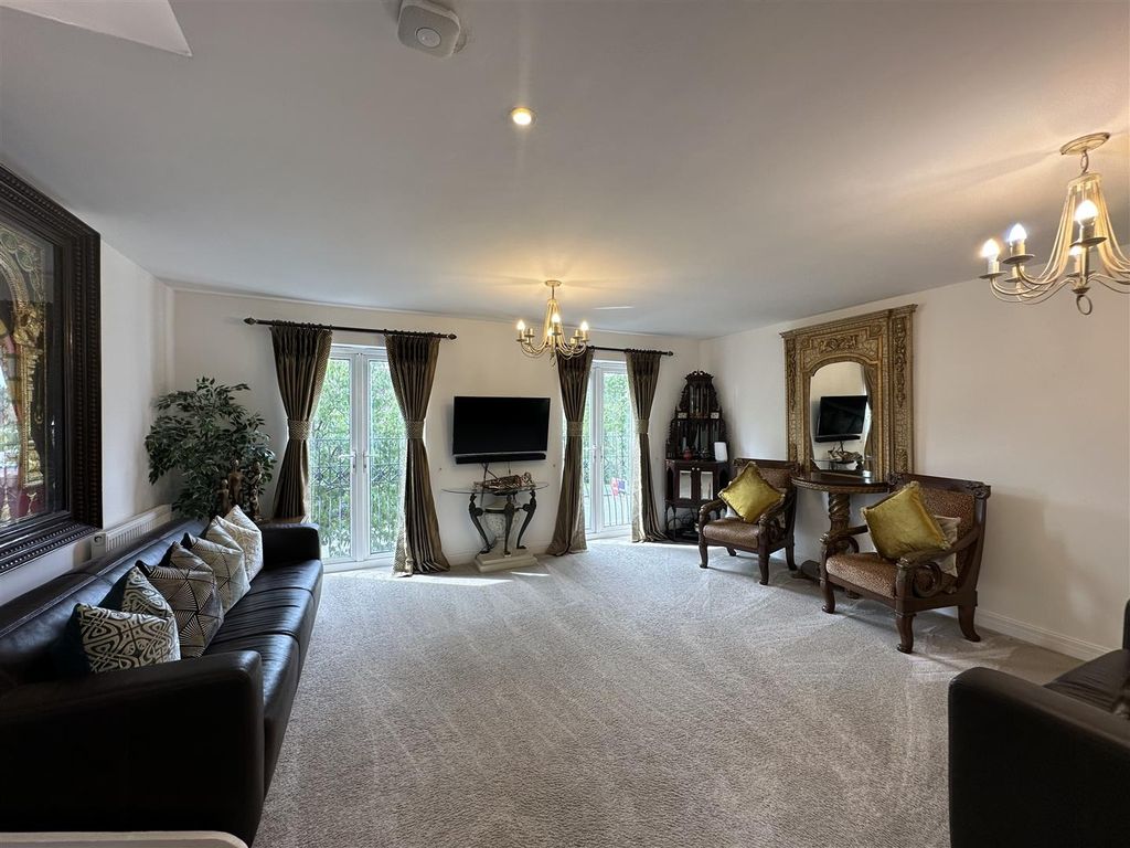 Property photo 2 of 22