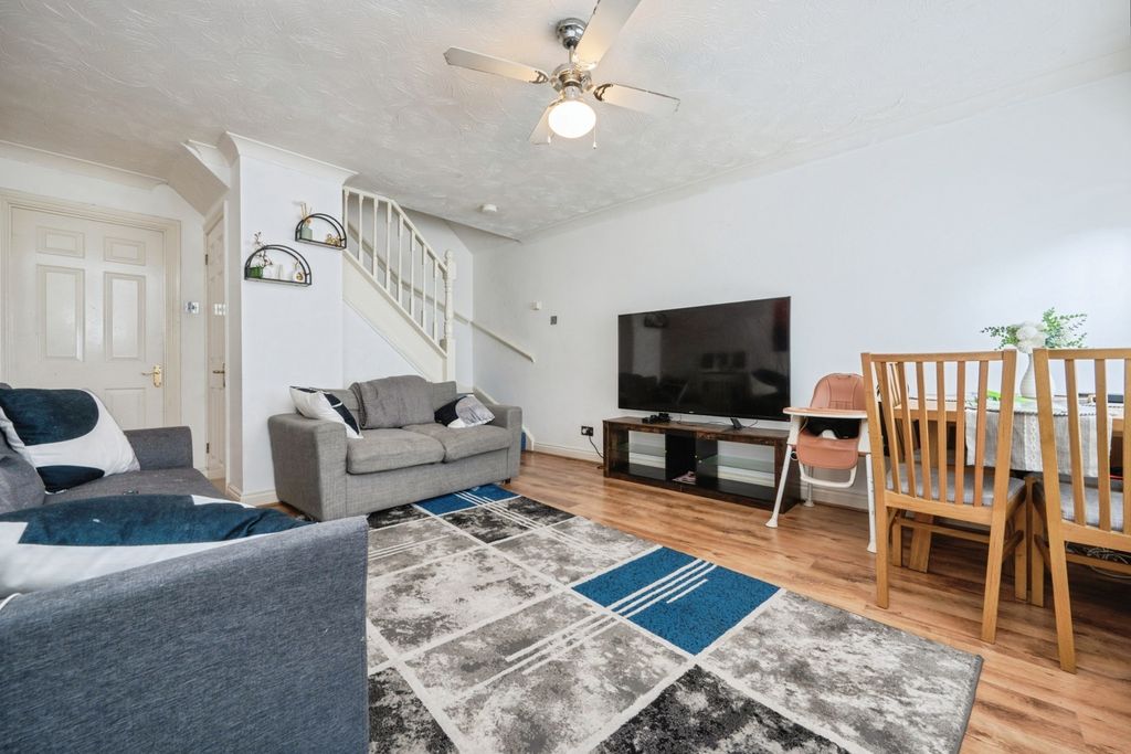Property photo 2 of 20 Pbox-Img.Jpg