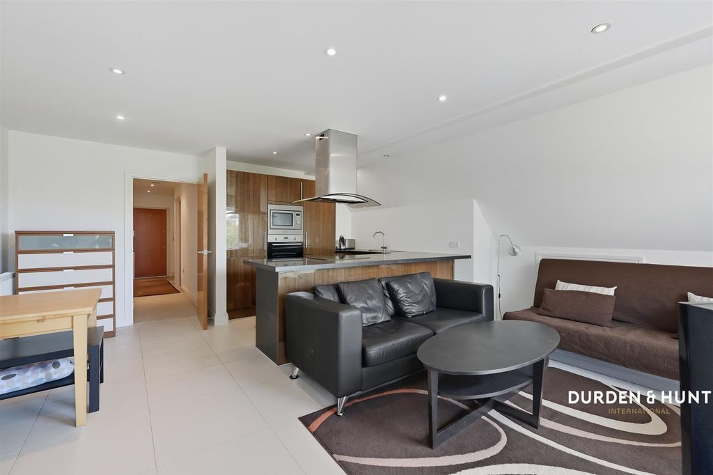 Property photo 2 of 15 Roca Court