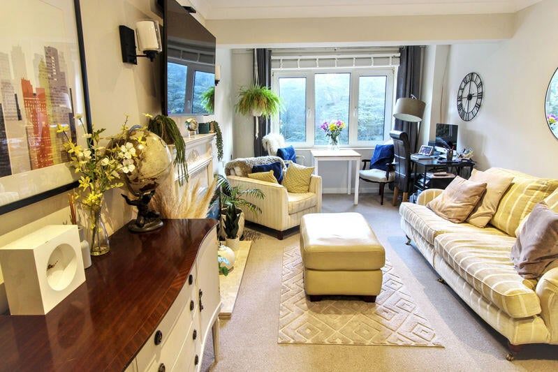 Property photo 3 of 12