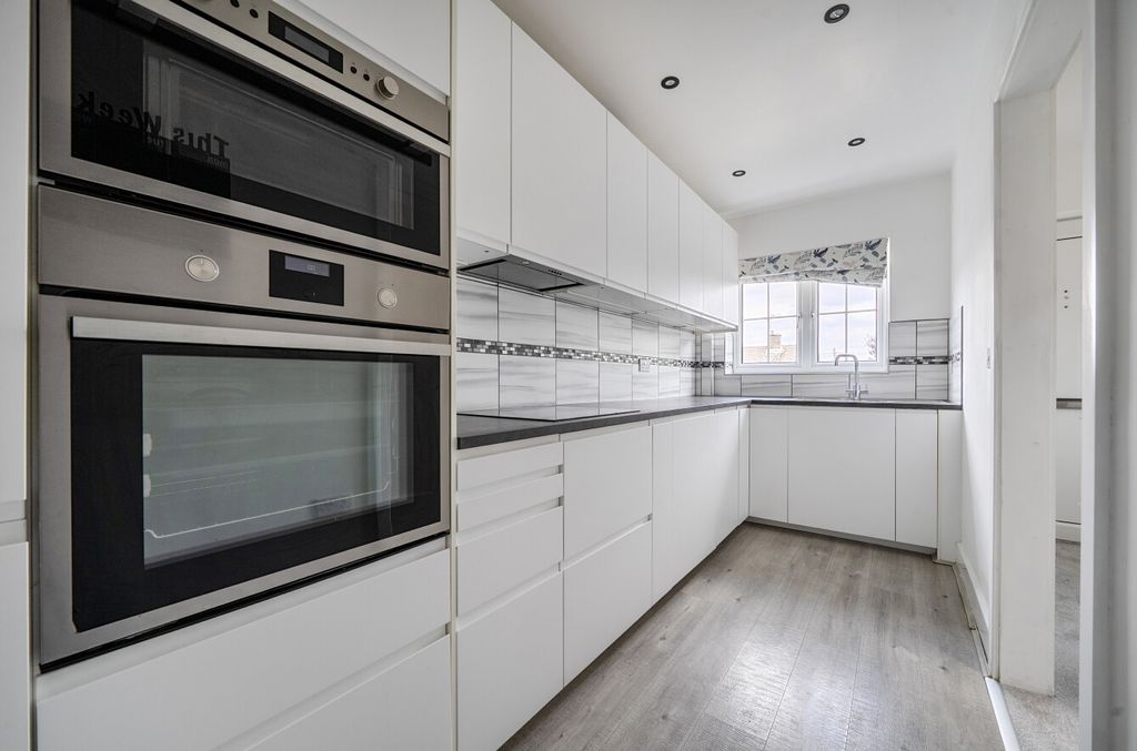 Property photo 2 of 10 1493923-9-6A5F843...