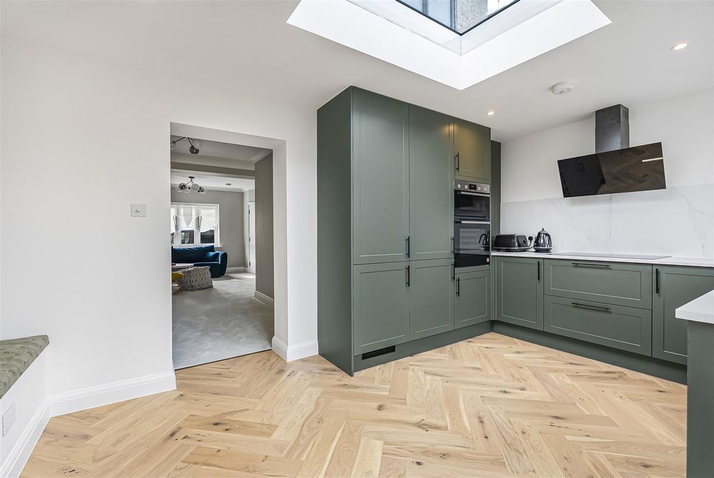 Property photo 3 of 28 42_76405.Jpg