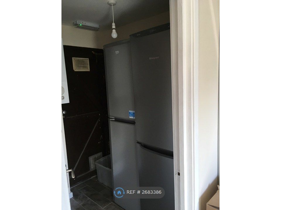 Property photo 2 of 25