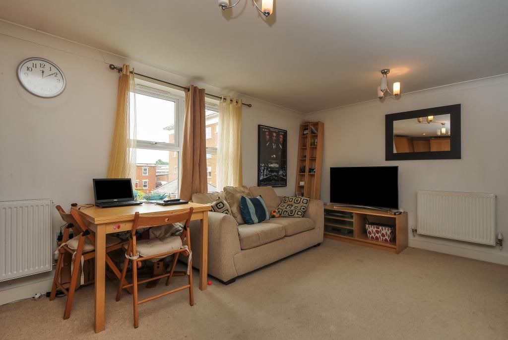 Property photo 3 of 7 Living Area