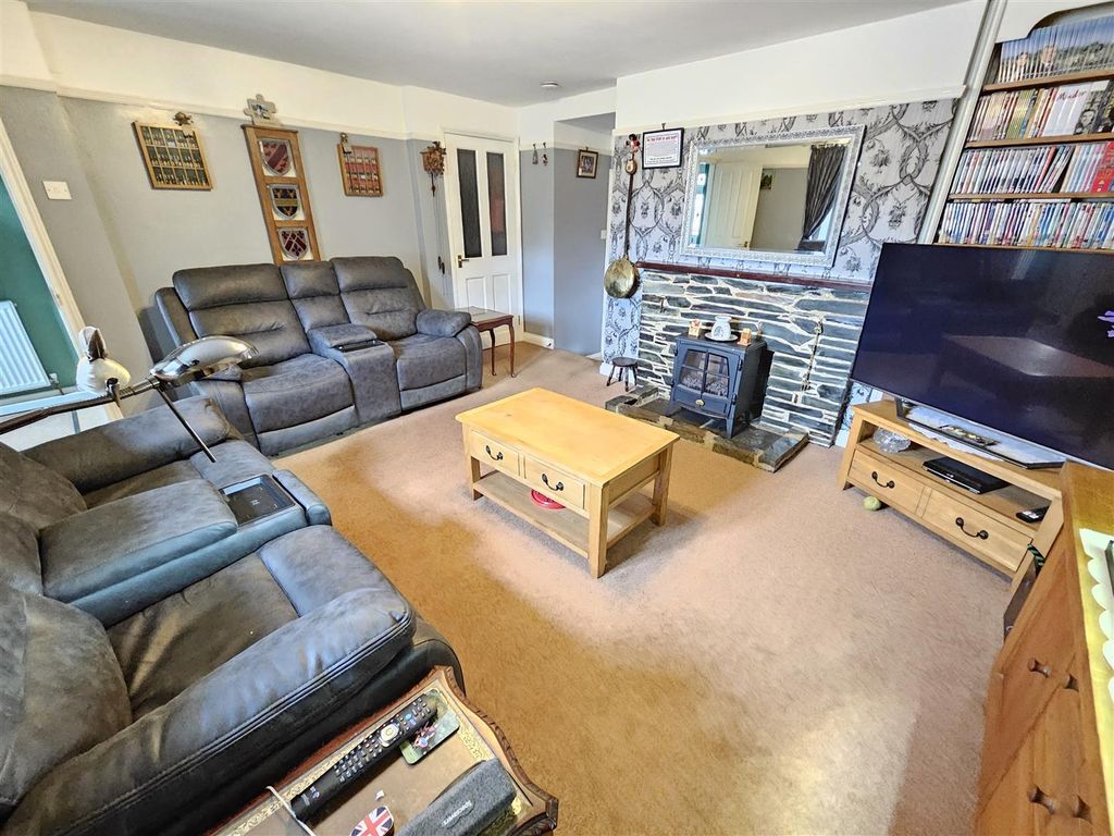 Property photo 3 of 20 Sitting Room (2).Jpg