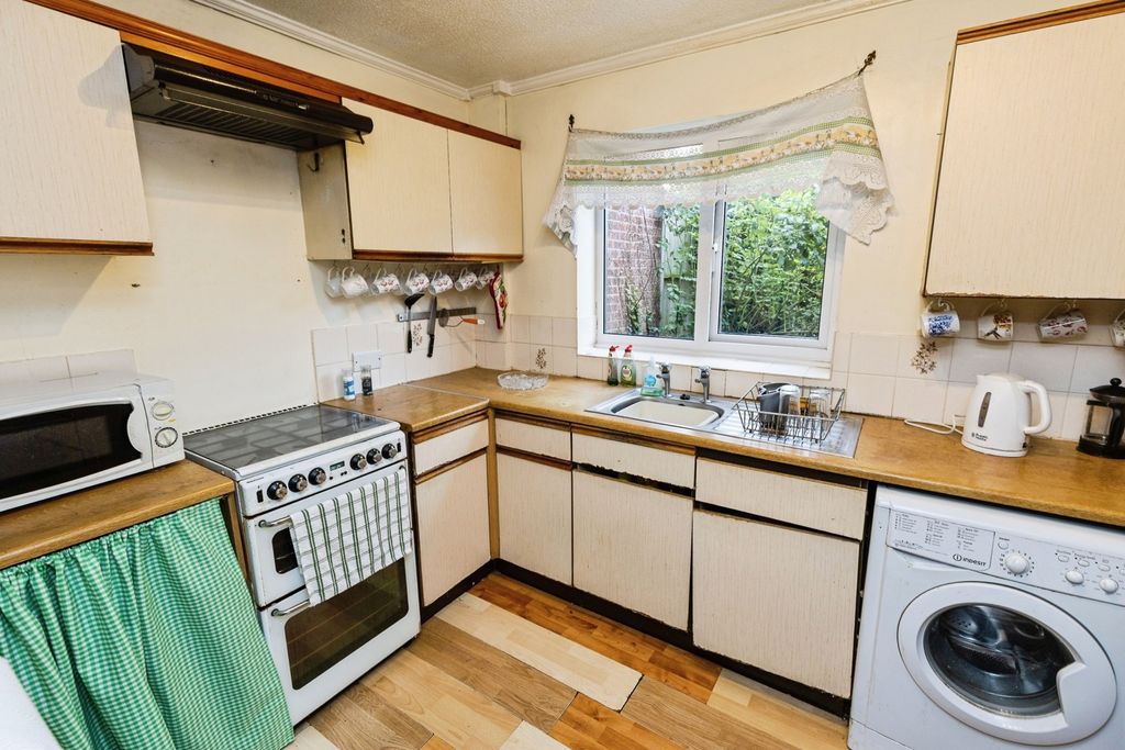 Property photo 2 of 16 Pbox-Img.Jpg