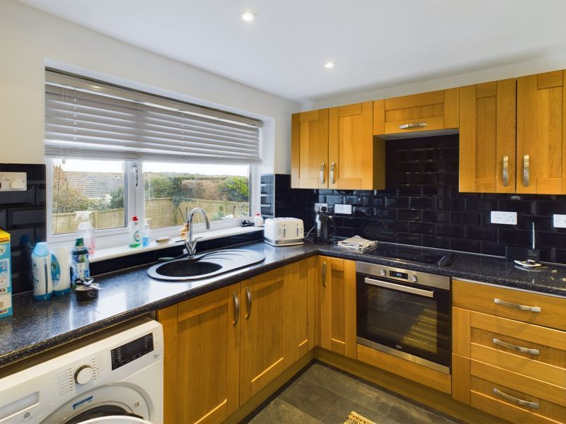 Property photo 2 of 11 Kitchen