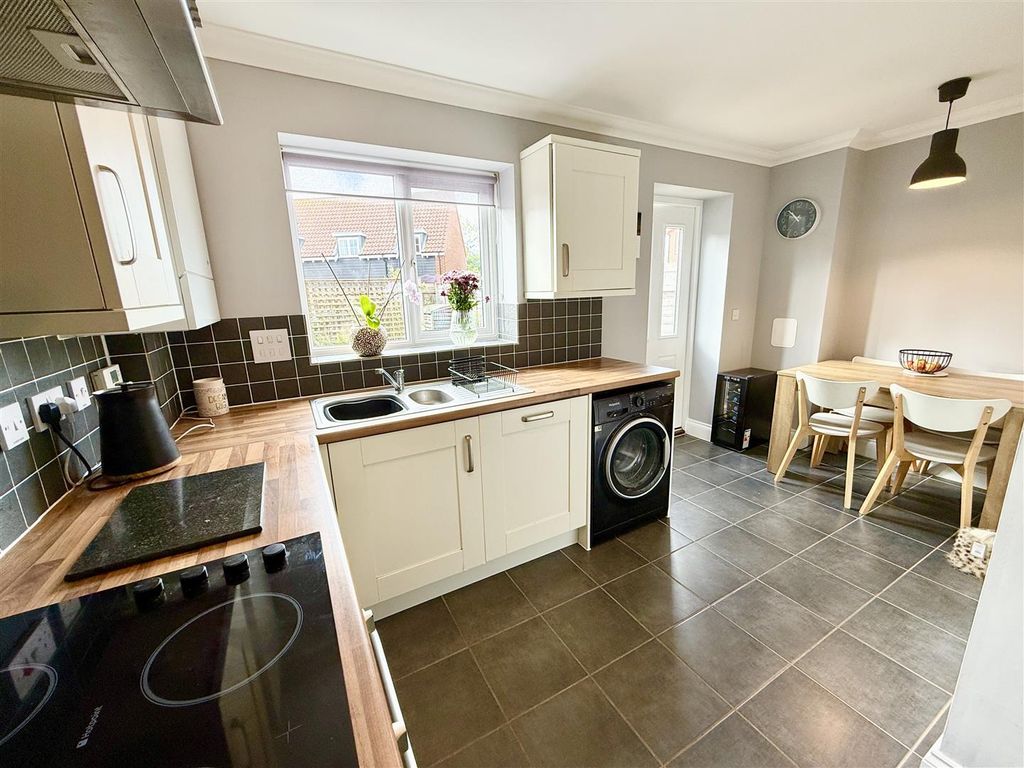 Property photo 3 of 19 Kitchen Diner