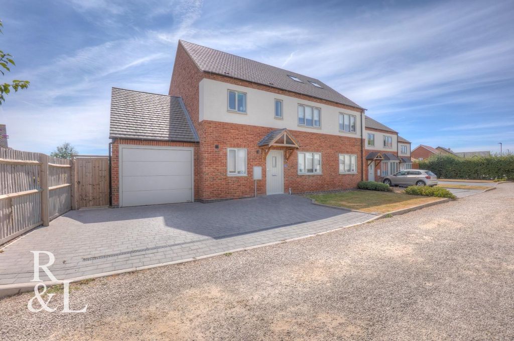 Property photo 1 of 27 Royston&amp;Lund (1).Jpg