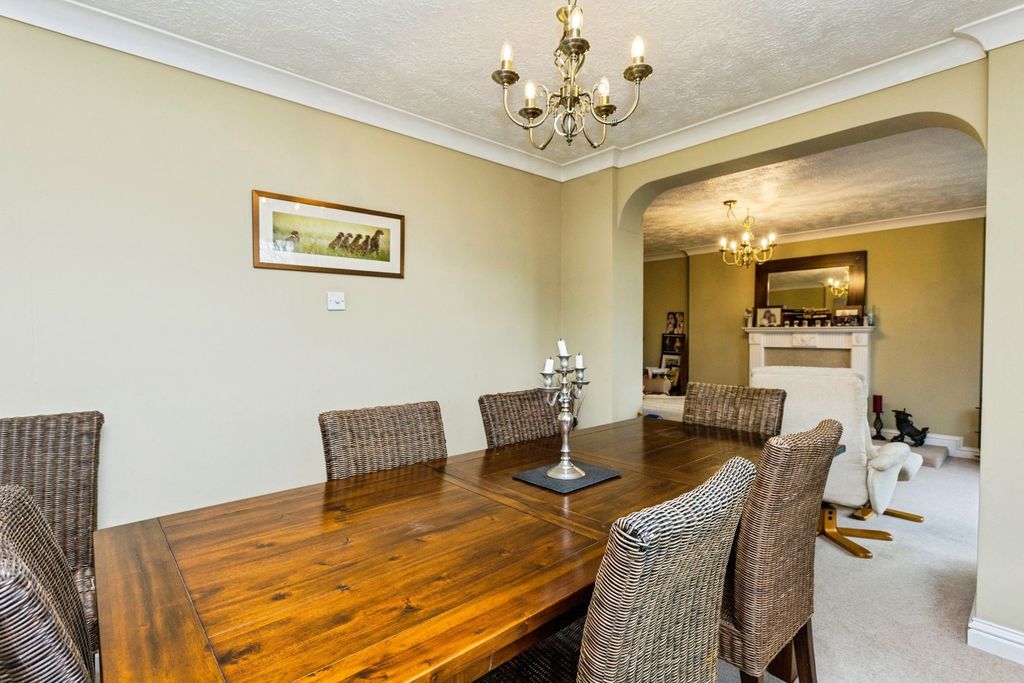 Property photo 3 of 17 Photo