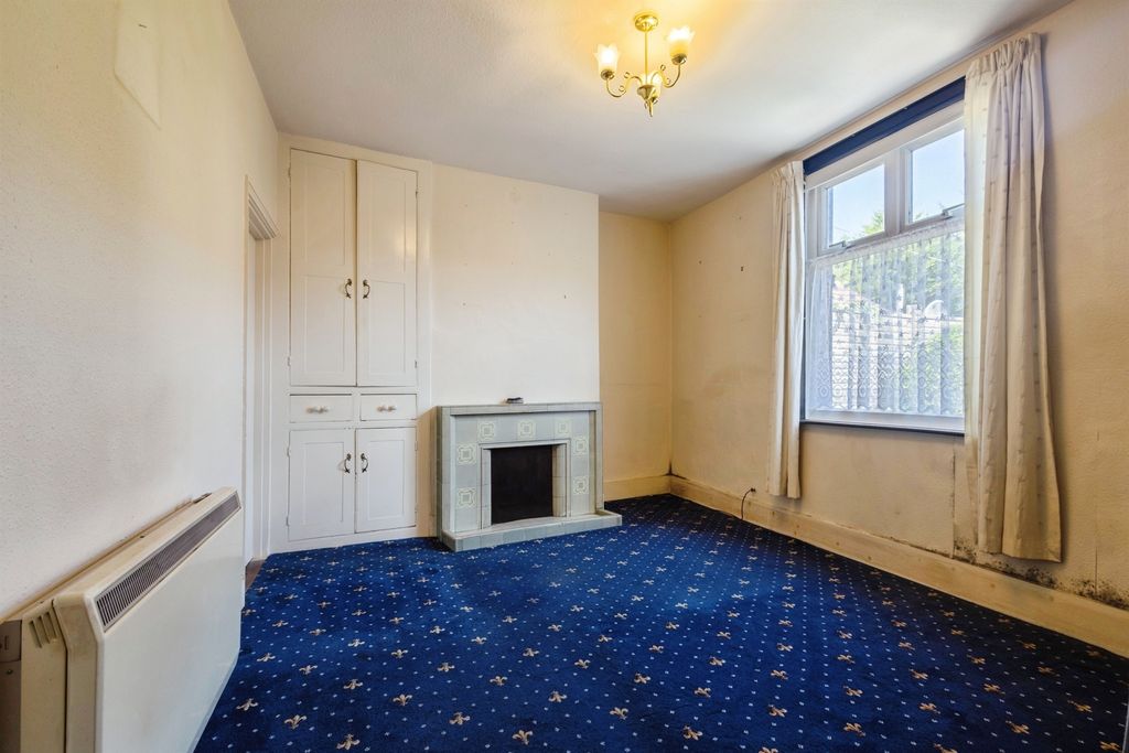 Property photo 3 of 17