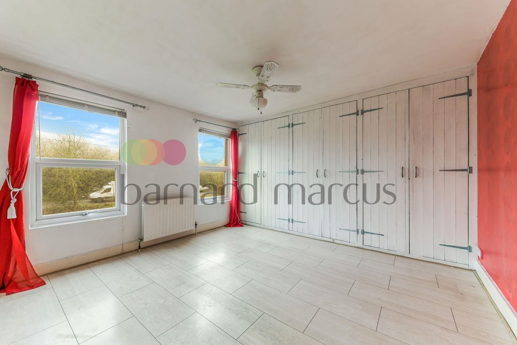 Property photo 3 of 8 View