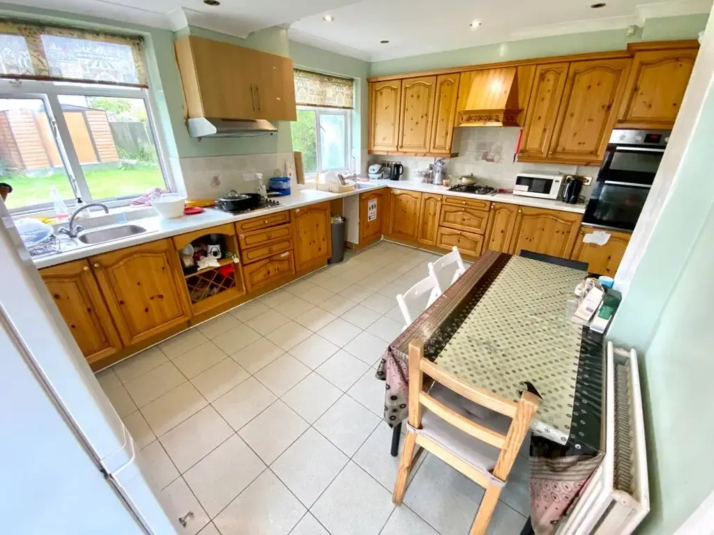 Property photo 3 of 6