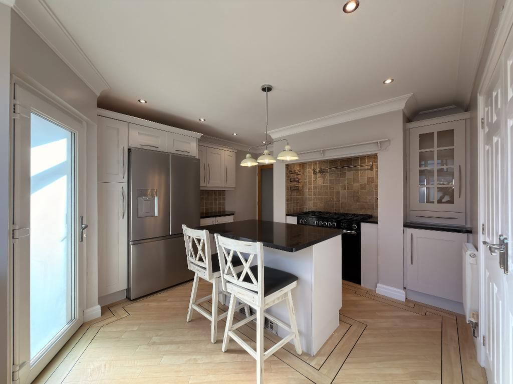 Property photo 3 of 24 Kitchen