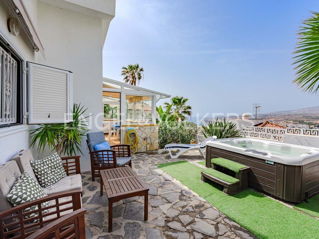 Property photo 1 of 39 Adorable Bungalow With Stunning Sea Views