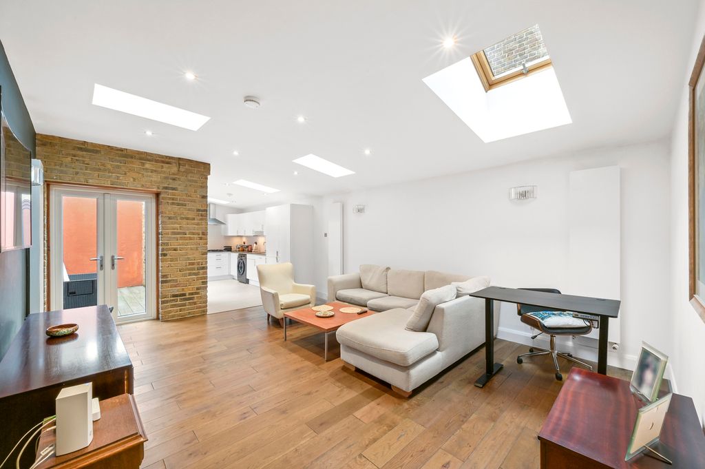 Property photo 3 of 9