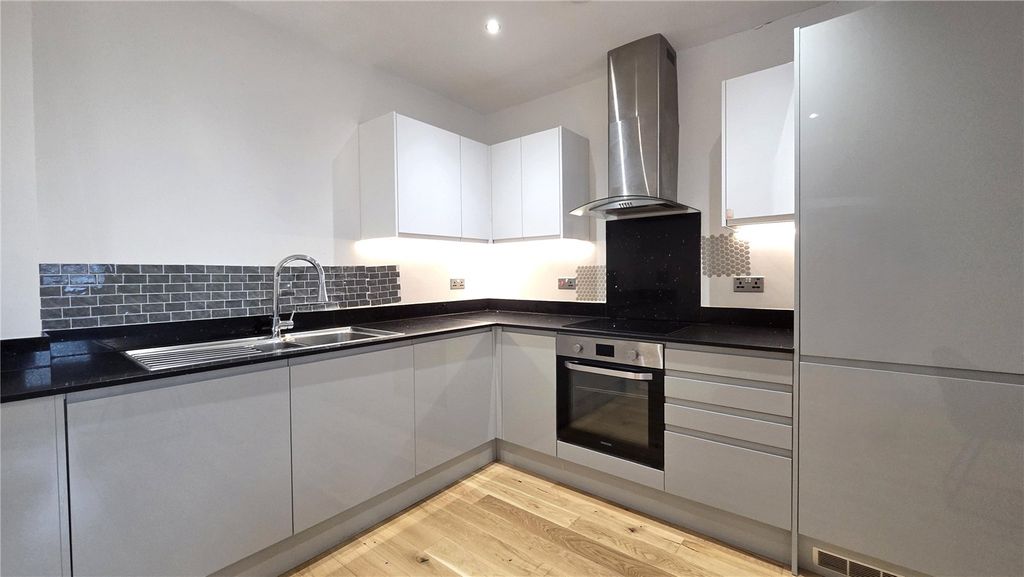 Property photo 2 of 11 Kitchen