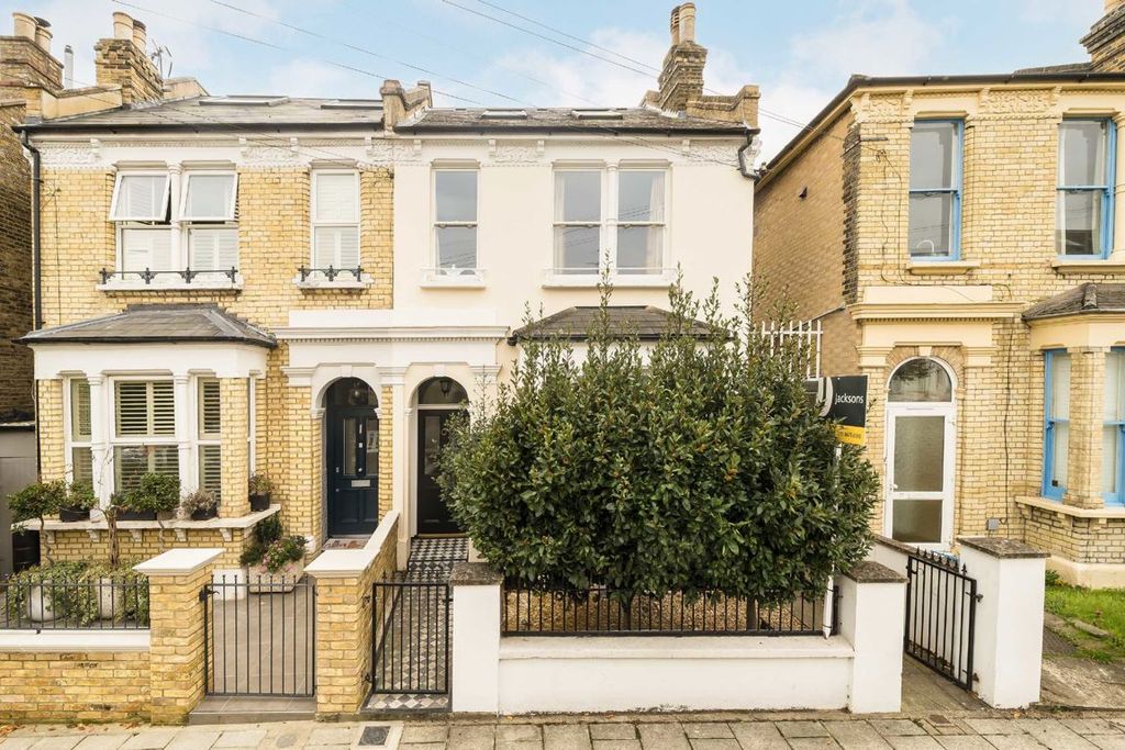 Property photo 1 of 10