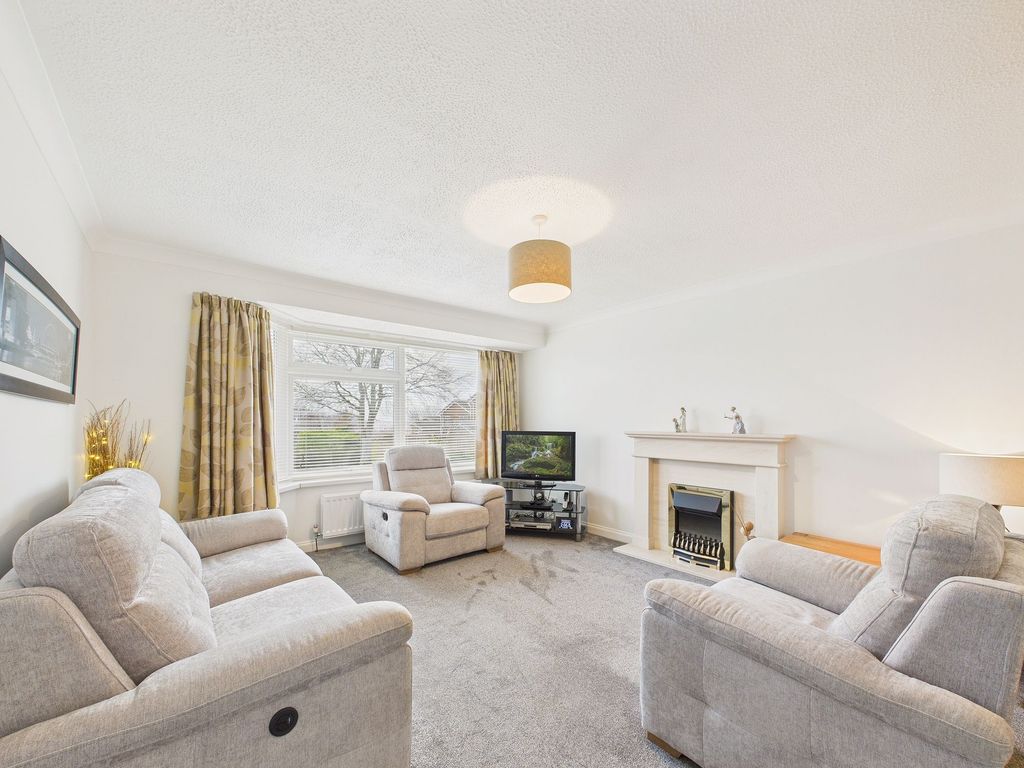 Property photo 2 of 12 Lounge