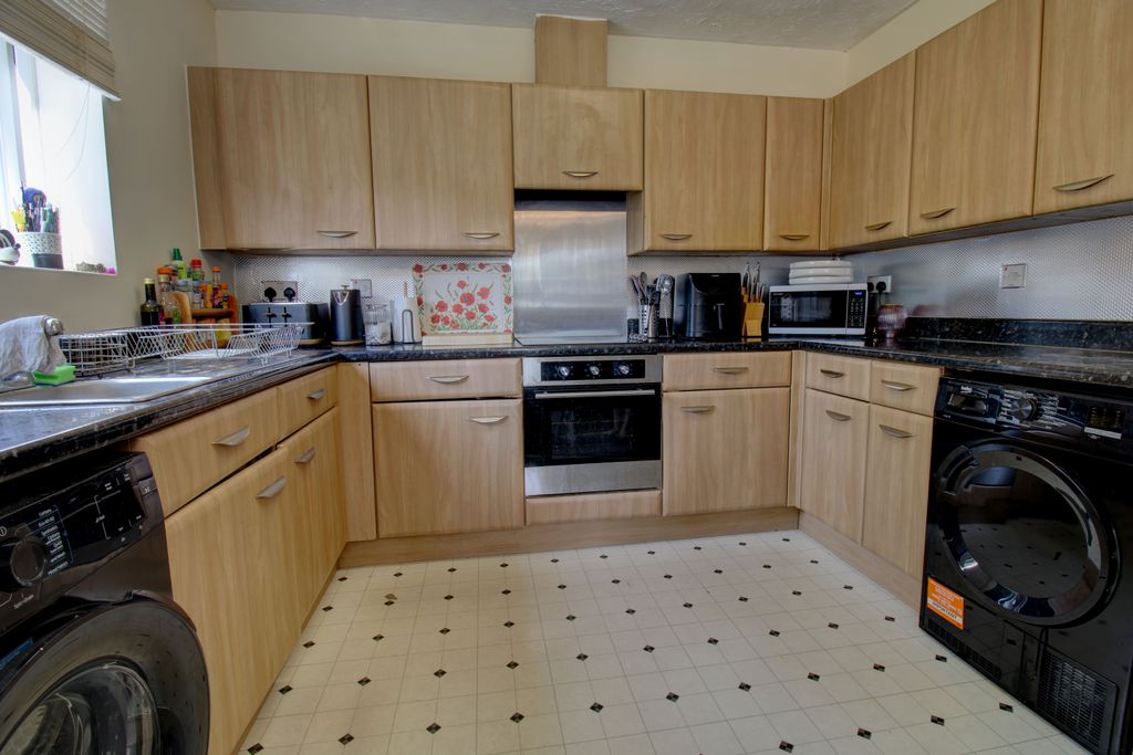 Property photo 2 of 8 A6