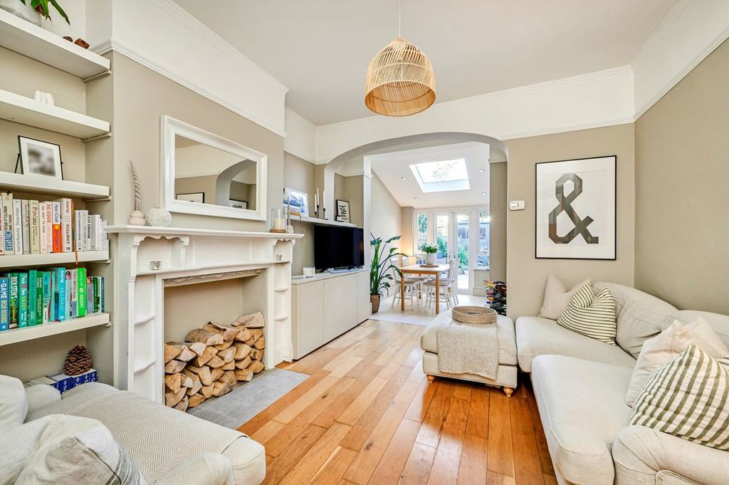 Property photo 2 of 10