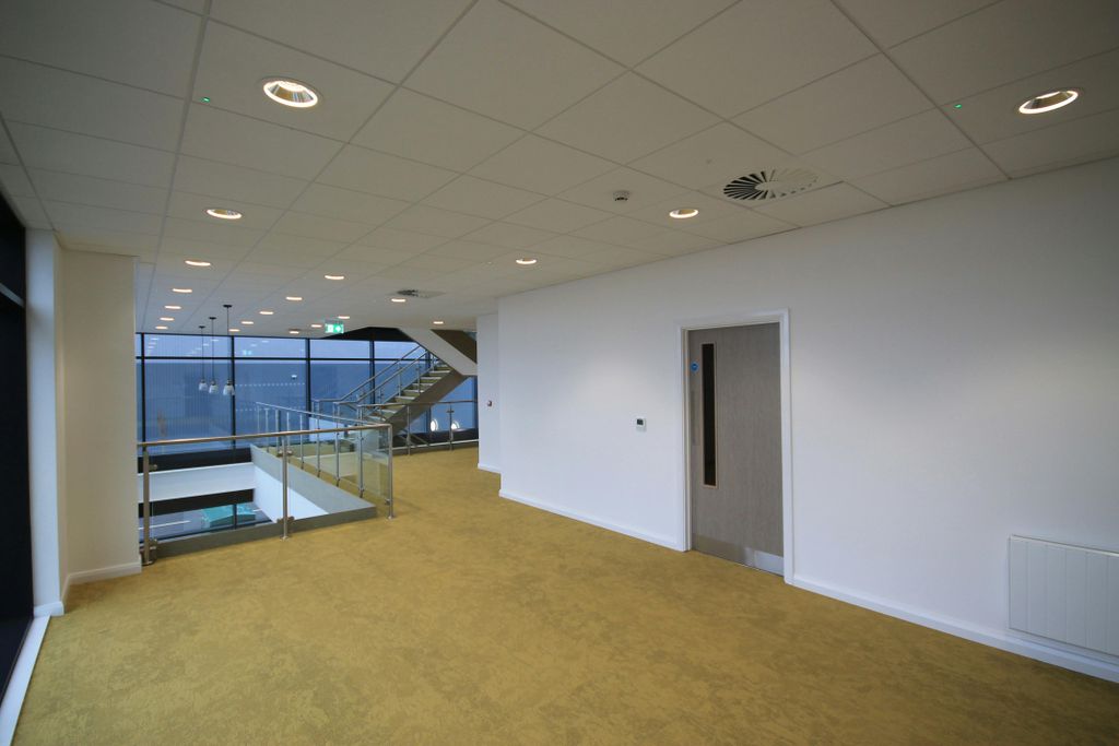 Property photo 3 of 6 Landing.Jpg