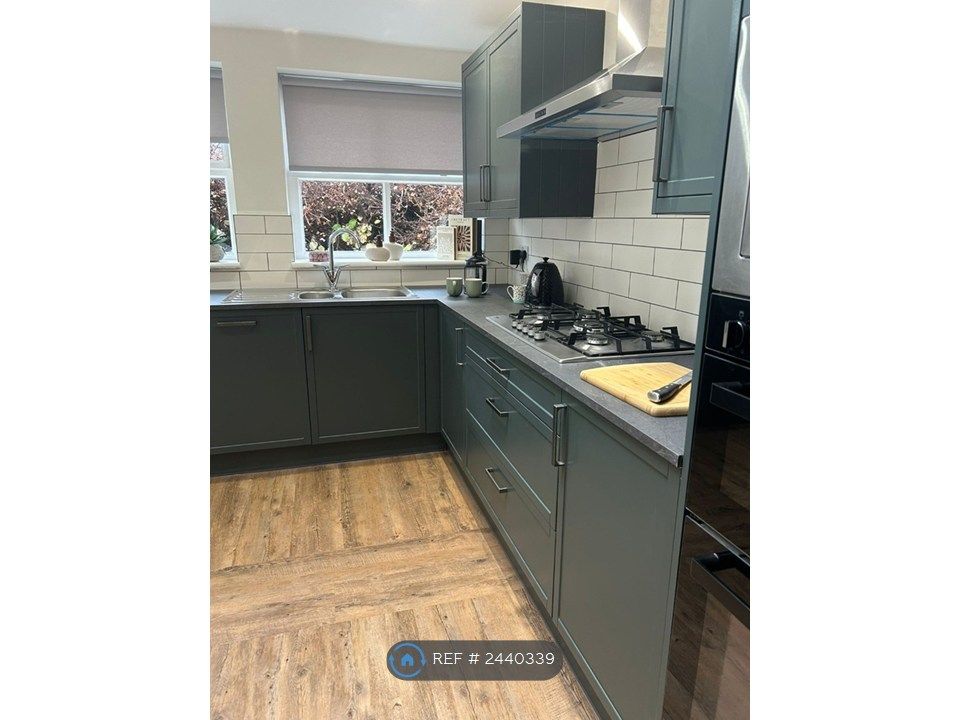 Property photo 1 of 21 Modern Fitted Kitchen