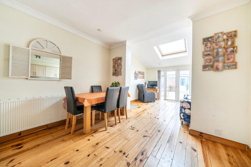 Property photo 2 of 18 1471544-11-6A217c6c77310.Jpg